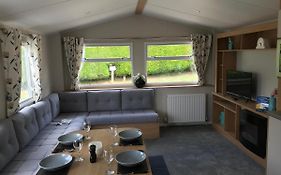 Exclusive 3 Bedroom Caravan, Sleeps 8 People At Parkdean Newquay Holiday Park, Cornwall, Uk