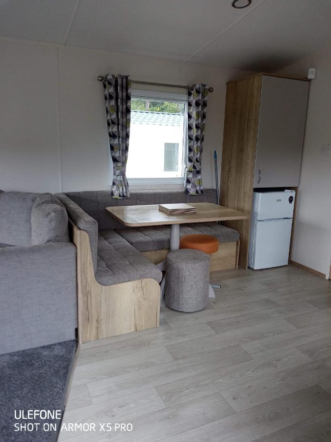 Exclusive 3 Bedroom Caravan, Sleeps 8 People At Parkdean Newquay Holiday Park, Cornwall, Uk Exterior photo