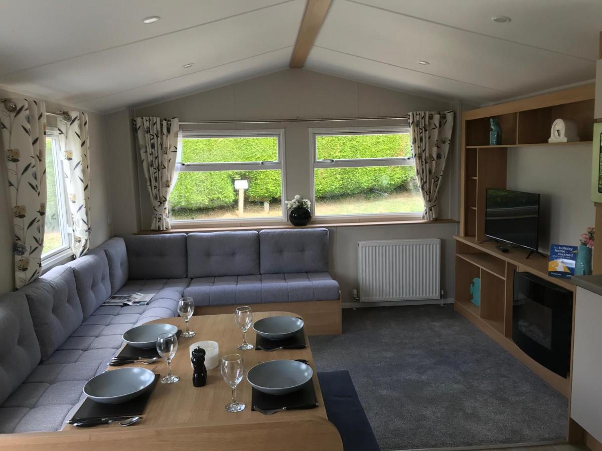 Exclusive 3 Bedroom Caravan, Sleeps 8 People At Parkdean Newquay Holiday Park, Cornwall, Uk Exterior photo